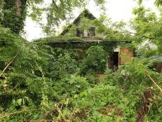 Hoarded to the brim and so badly rotted out, even Mina and Karen couldn't save this Indy house filled with 'danger zones.'