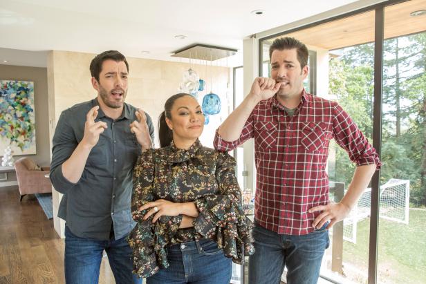 Drew and Jonathan Scott anxioulsy wait for guest judge Egypt Sherrod to announce the winner of the annexed spaces challenge, as seen on Brother vs Brother.