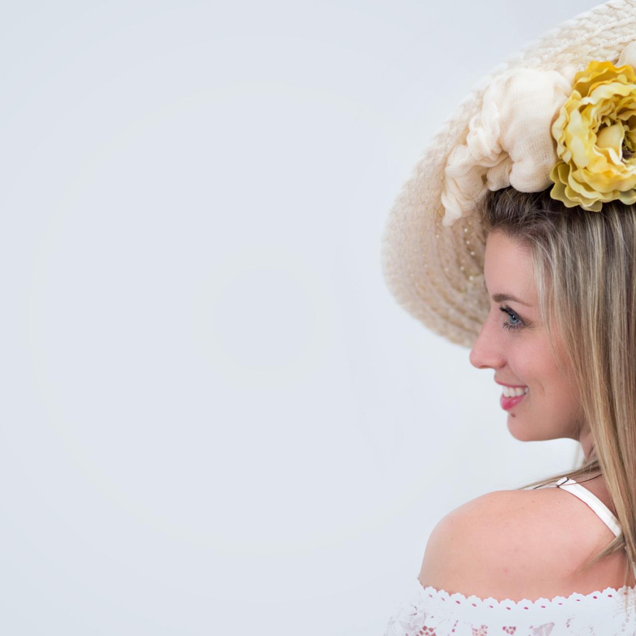 How to Make a Kate Middleton-Inspired Fascinator Out of a Place