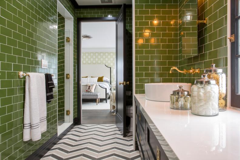 The shared guest bathroom of Drew Scott and fiancé Linda Phan’s newly renovated home in Los Angeles, as seen on Property Brothers at Home: Drew’s Honeymoon House.