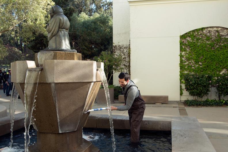 After losing the annexed spaces challenge on Brother vs Brother, Drew Scott must clean the Yoda statue at the legendary Lucasfilm with a Storm Trooper toothbrush while winning brother Jonathan enjoys an exclusive, private tour of the studios.