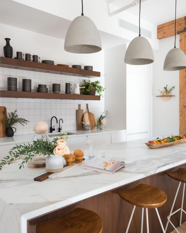 Neutral Kitchen With Rose Arrangement