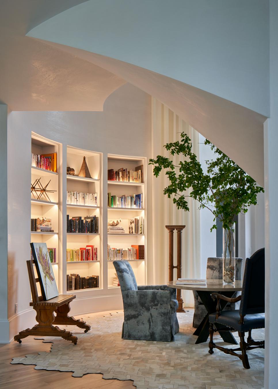 Contemporary Built In Library Shelves With Recessed