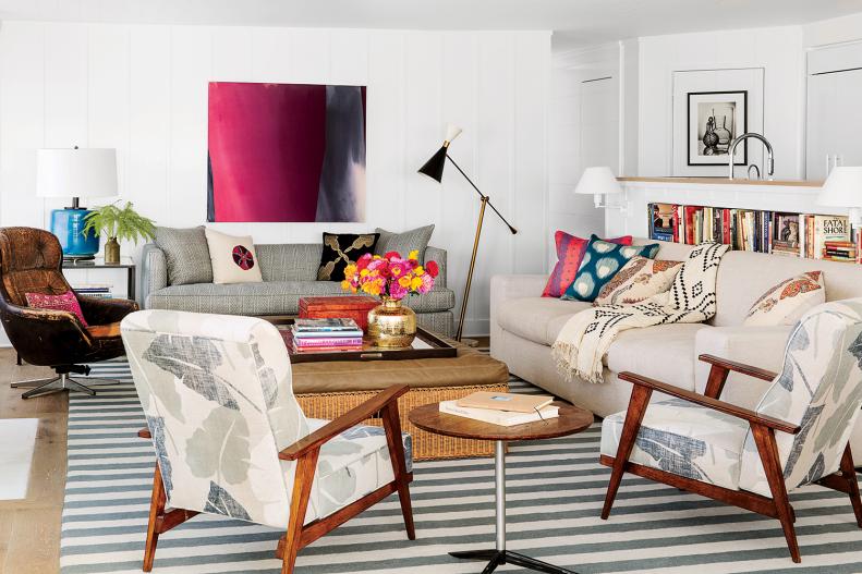 Modern White Living Room With Midcentury Modern Furnishings