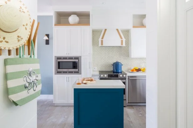 How to Organize a Small Kitchen With Island: Expert Tips