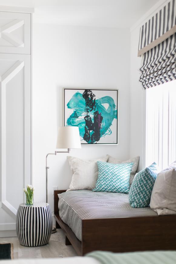 White Cottage Guest Bedroom With Modern Daybed 