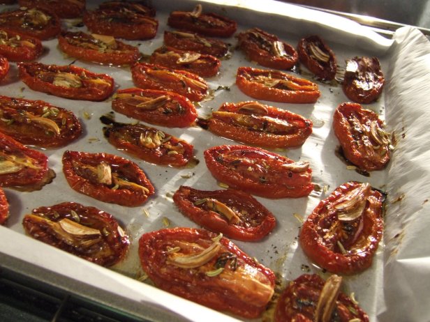 Oven Roasting Paste Tomato