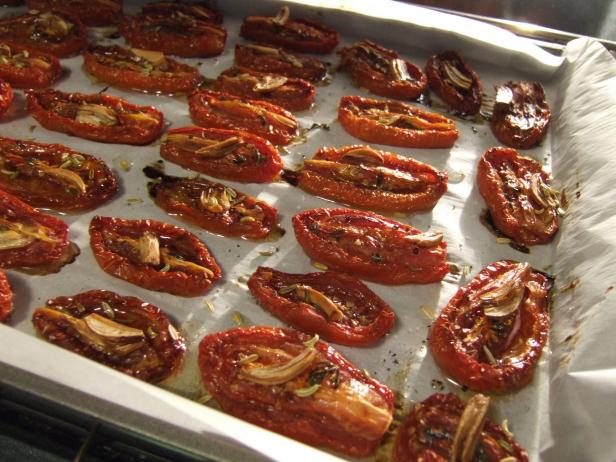 Oven Roasting Paste Tomato