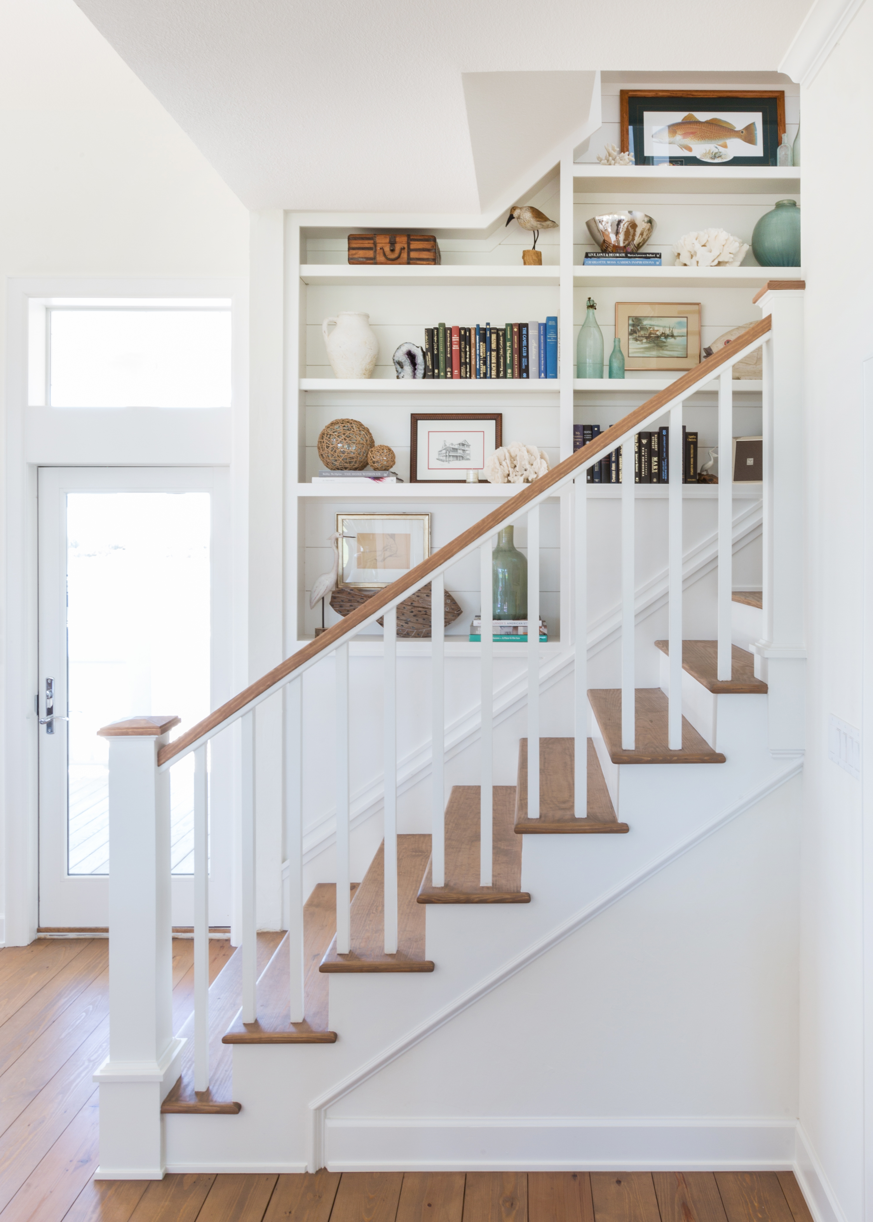 stairway wall decor ideas