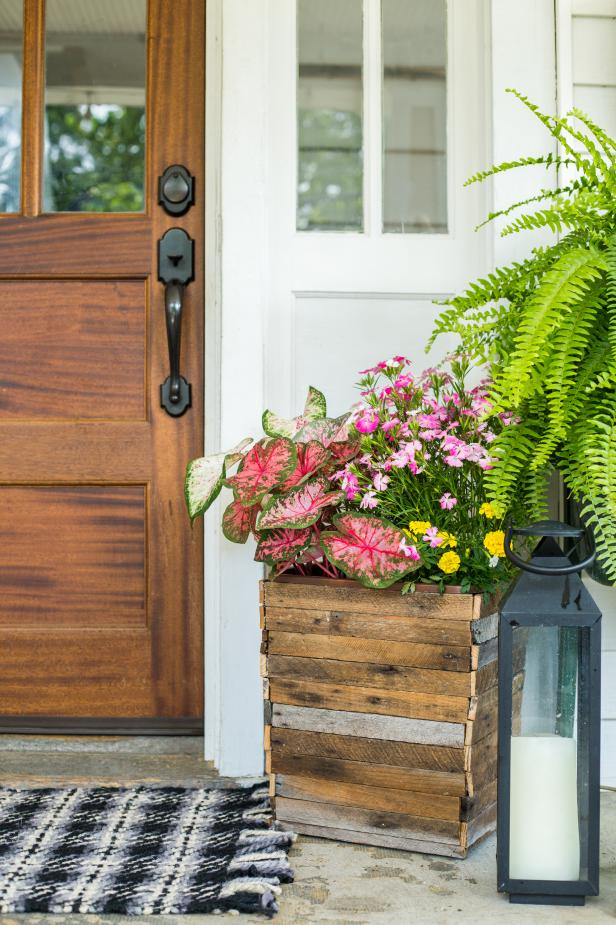 Transform a plastic trash can into a chic farmhouse-chic planter for less than $10!
