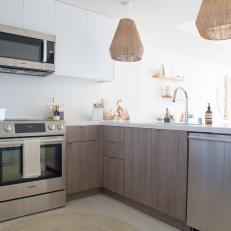 Beachy Accents Meet Contemporary Style in Airy Kitchen