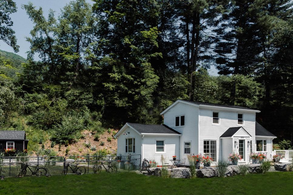 Countryside Escapes: Idyllic Farmhouse in the Catskills