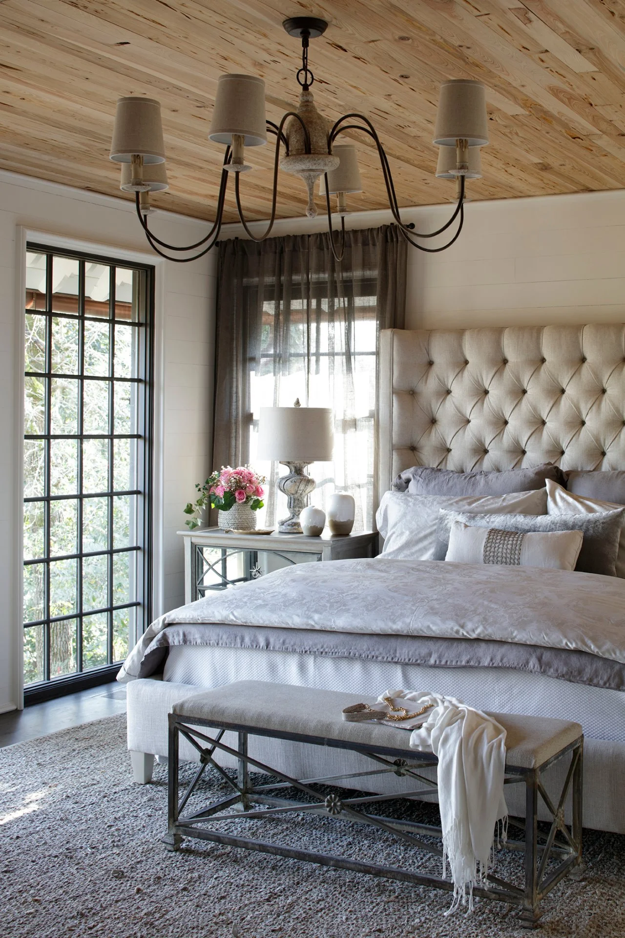 French Country-Style Main Suite | HGTV, image size:1280x1920