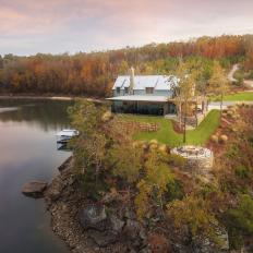 Modern Lake Lodge Retreat