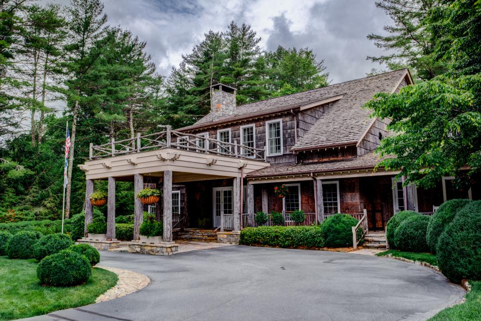 Lakefront Bargain Hunt HGTV