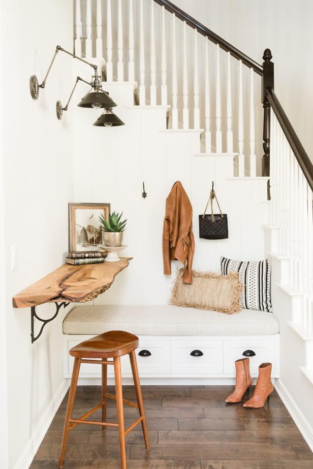 Small Foyer With Bench