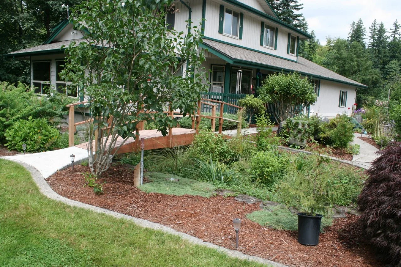 Amazing Rain Garden Design Ideas | HGTV, image size:1280x853