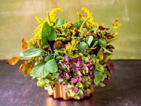 How to Make a Fall Flower Arrangement From Foraged Botanicals