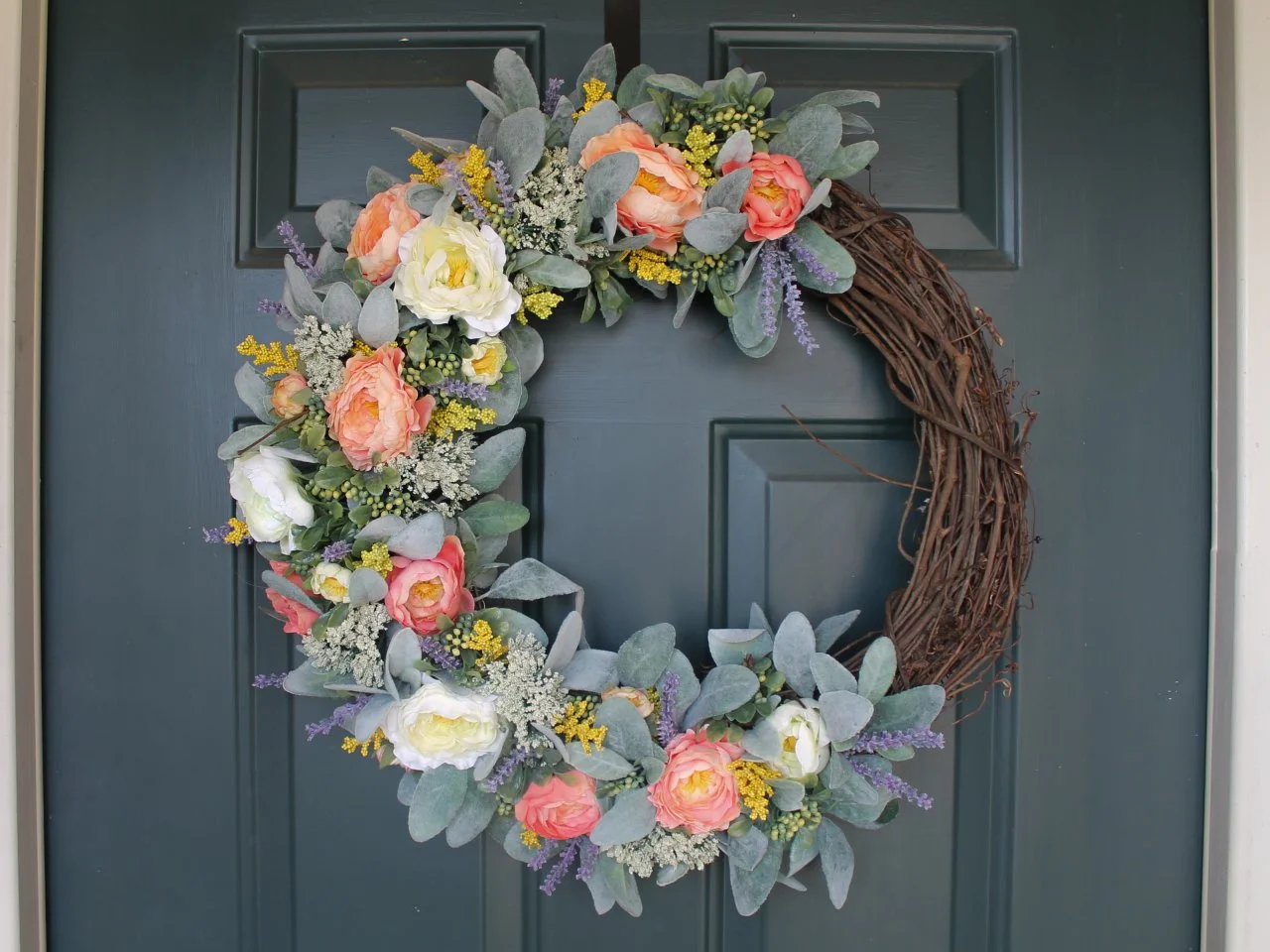 25 DIY Spring Wreaths and Wreath Alternatives | HGTV