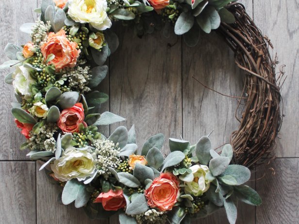 How To Make A Bright + Bloomy Spring Wreath 