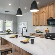 Contemporary Eat-In Kitchen with Breakfast Bar Island