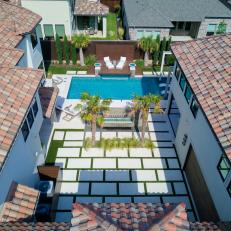 Modern Courtyard With Pavers