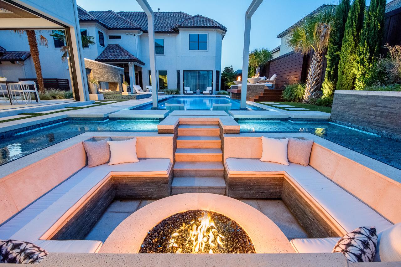 Backyard lounge pool online