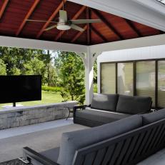Cabana Lounge With TV
