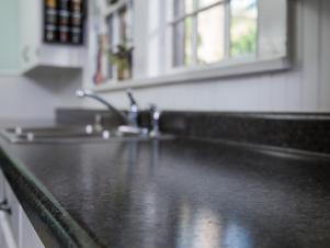 How to Paint Laminate Countertops: Before