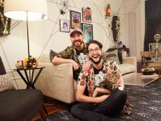 This week we’re talking about Halloween with the Crafty Lumberjacks (aka Dennis Setteducati and Andrew Boza). Then, Jen Perkins, the Queen of Kitsch, talks about Halloween trees and collecting vintage decor.