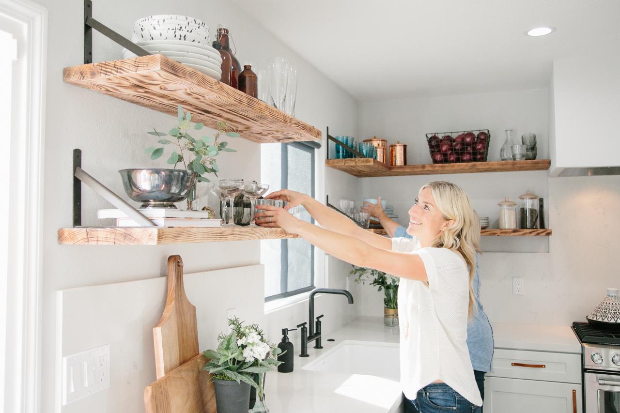 https://hgtvhome.sndimg.com/content/dam/images/hgtv/fullset/2019/10/21/0/HHSHM105_307840_1193109-Jasmine-Roth-Hidden-Potential-open-shelving.jpg.rend.hgtvcom.1280.853.suffix/1571661719850.jpeg