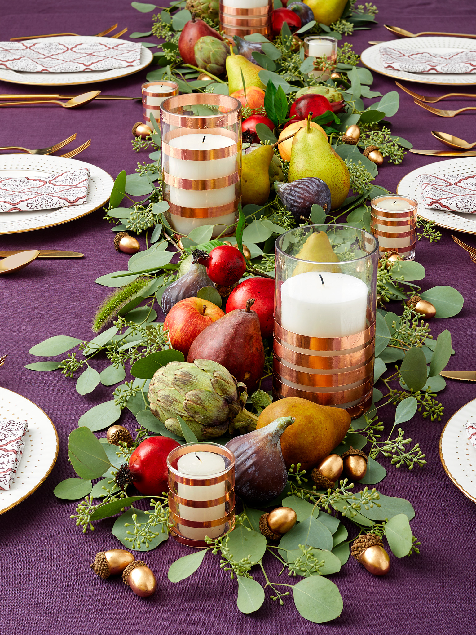 Impress your Thanksgiving guests with this gorgeous table runner