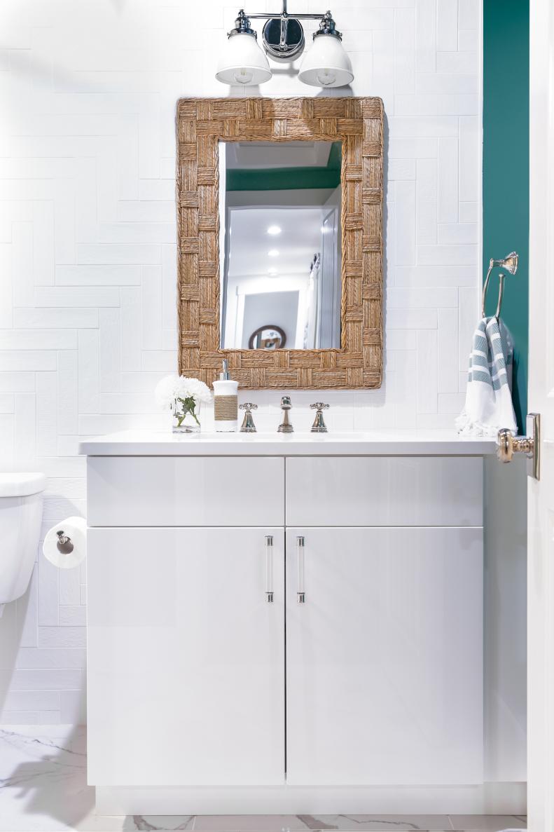 White Vanity in Contemporary Guest Bathroom