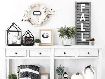 Pumpkins, leaves, skeletons, ghosts, oh my! It's finally fall, which means it’s time to celebrate two of our favorite holidays: Halloween and Thanksgiving. We’ve come up with five simple, stylish decorating ideas that easily transition from spooky to cozy.