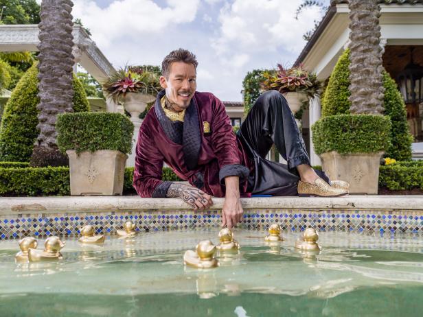 The Many Smiling Faces Of David Bromstad Hgtv S My Lottery