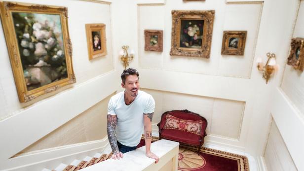 The Many (Smiling) Faces of David Bromstad