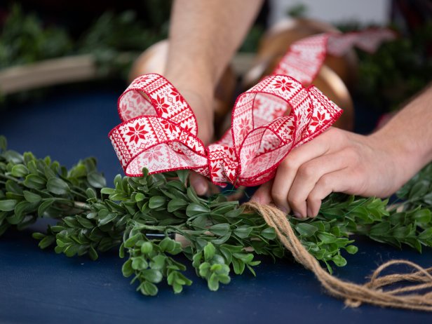 How To Make An Embroidery Hoop Boxwood Holiday Wreath 