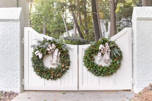 Minimalist Outdoor Christmas Decorations: Chic Ideas for Elegant Holidays