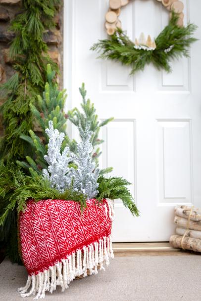 75 Best Christmas Front Porch Decorating Ideas | Hgtv