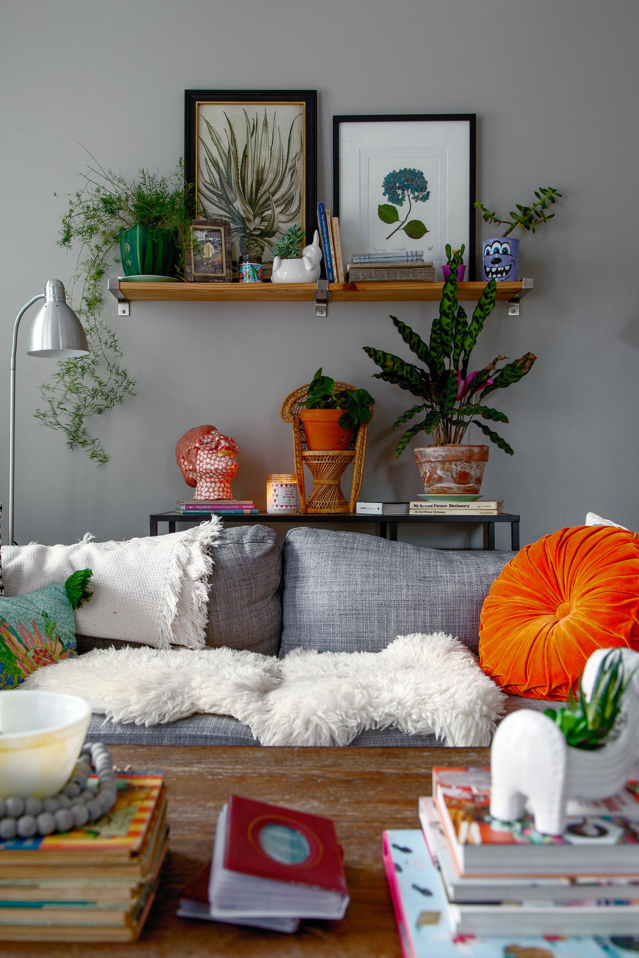 How to Decorate your Living Room with Artificial Plants