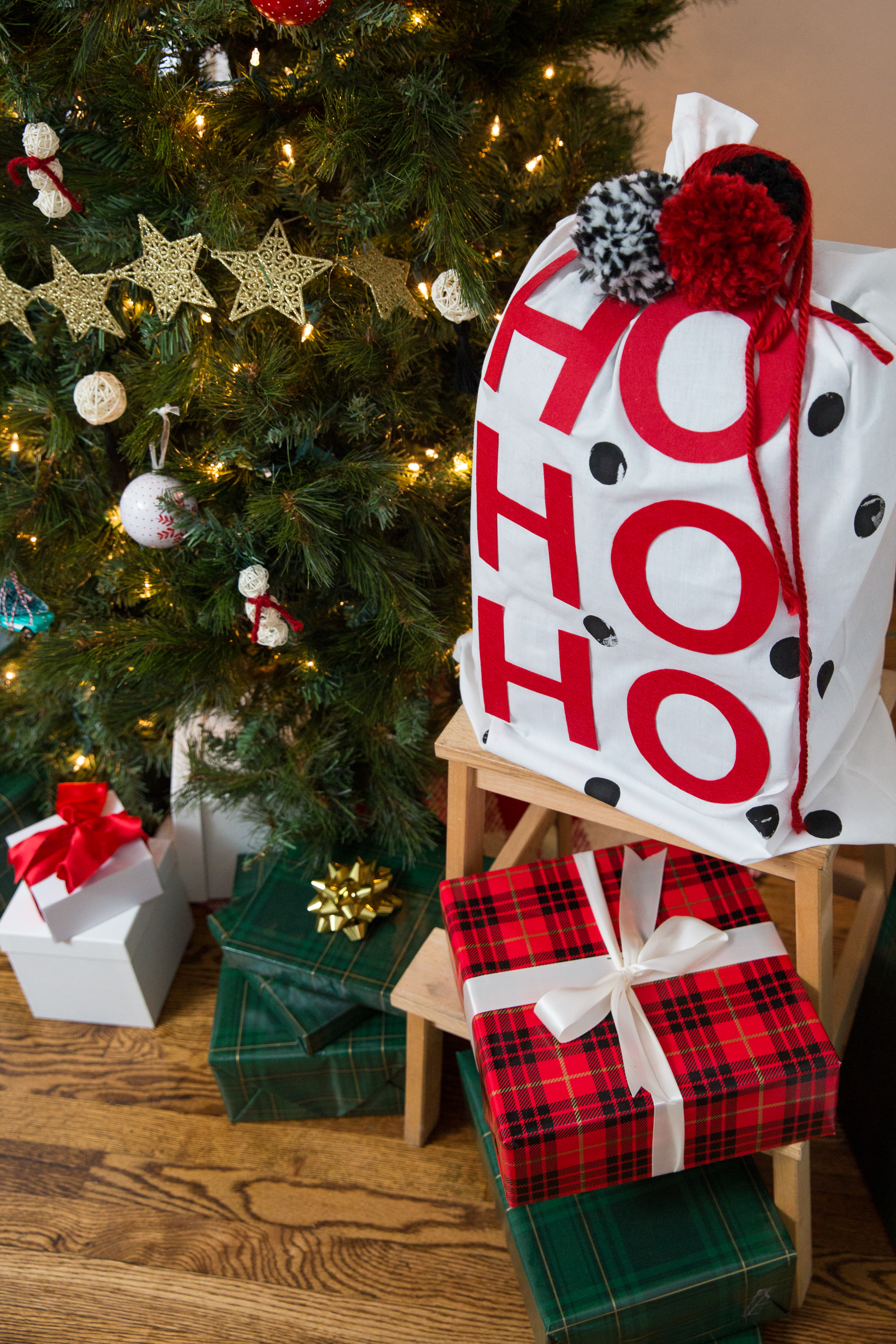 LARGE SANTA PRESENT SACK STOCKING CHRISTMAS XMAS  DECORATION HO HO 