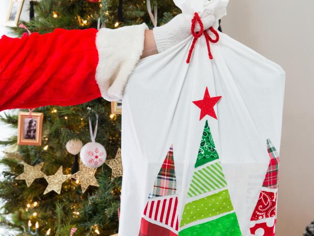 How to Make DIY Santa Sacks for Christmas Presents | HGTV