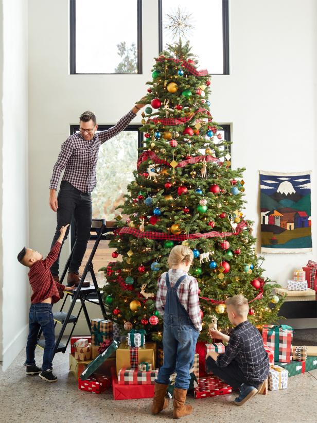 A Simple Christmas Tree Decorating Template To Help You Trim Your Tree With  Ease - farmhouseish