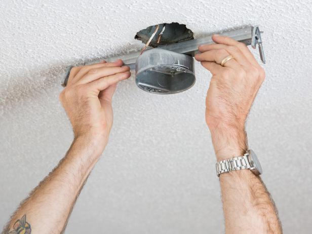 How To Install A Ceiling Fan, Installing A Ceiling Fan Brace