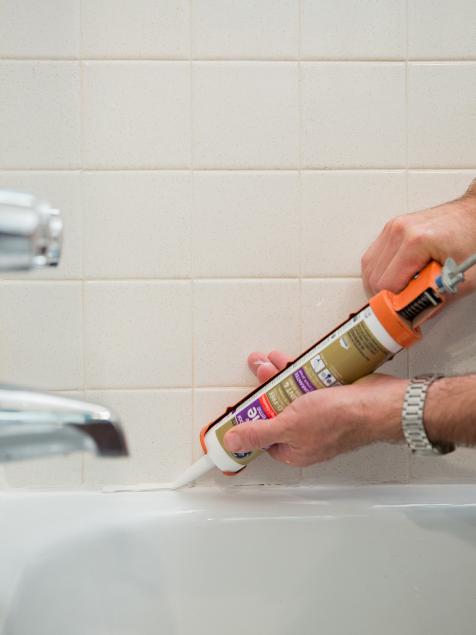 How to Caulk a Shower, Recaulking a Bathtub