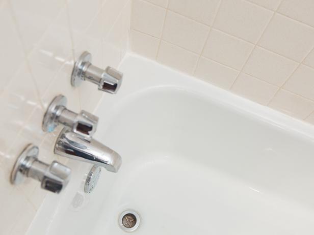 How To Caulk A Shower Recaulking, What Is Best Caulk For Bathtub Drain