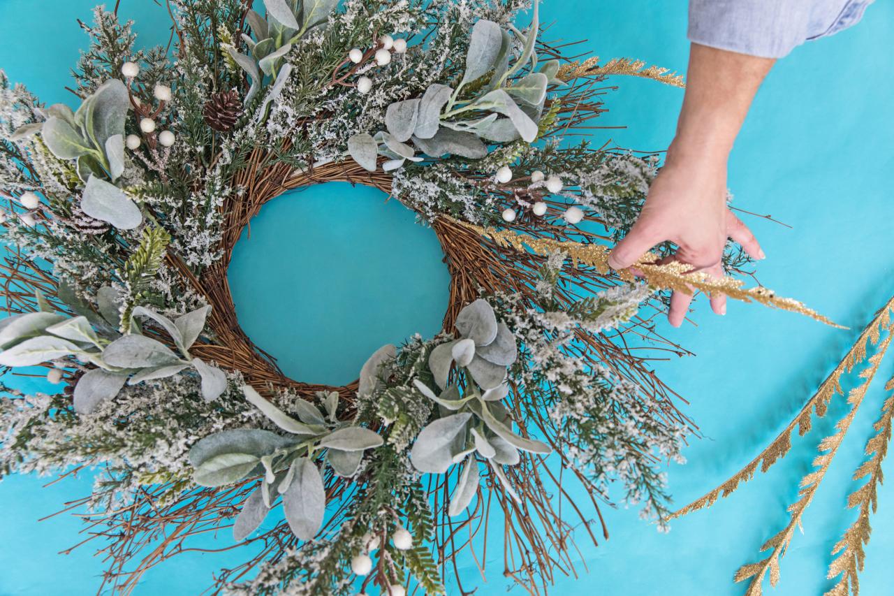 DIY Snowy Winter Wreath for Christmas and Beyond | HGTV