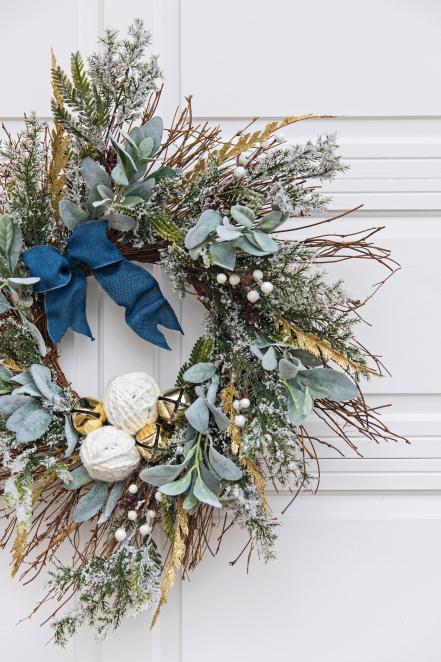 Craft a Snowy Wreath