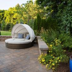 Outdoor Daybed With Retractable Canopy
