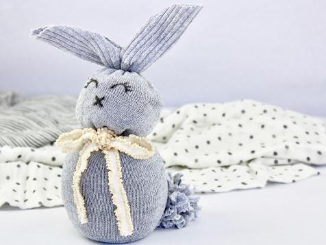 How to Make a No-Sew Sock Bunny